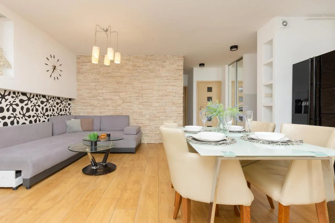 Metro Targowek Spacious Apartment With Parking By Noclegi Renters Warszawa