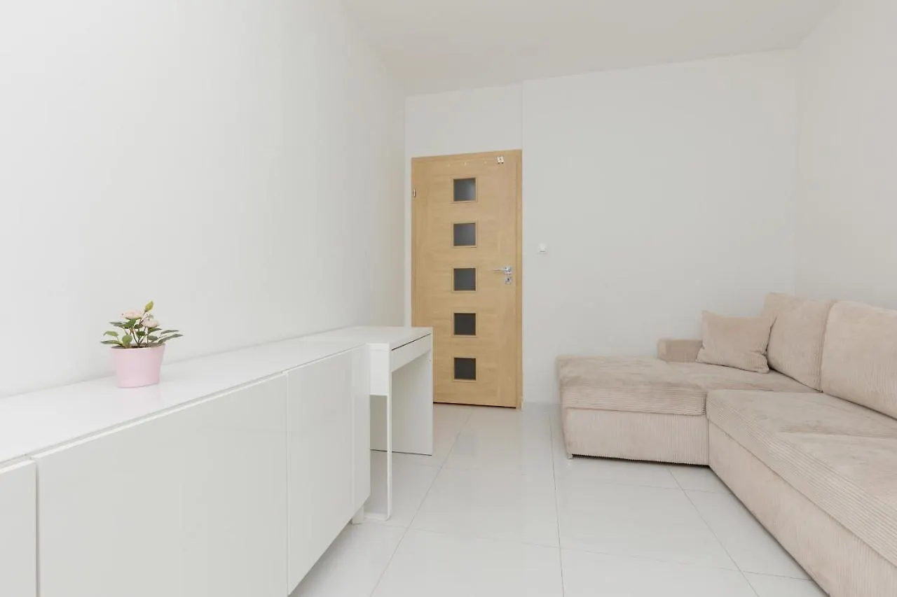 Metro Targowek Spacious Apartment With Parking By Noclegi Renters Varşova 0*,  Polonya